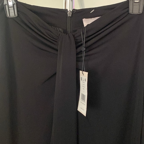 Cinq a sept Solid Black Maxi Skirt Pull On Knotted Front Stretchy Slit  ( A - 9) - Picture 3 of 4